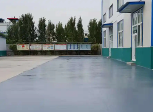 江津彩色路面喷涂翻新的材料对冬季